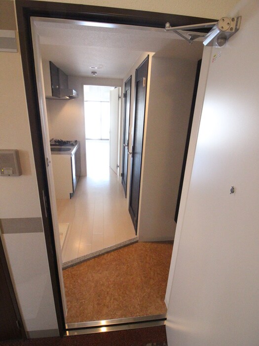 物件内観写真7　(玄関)