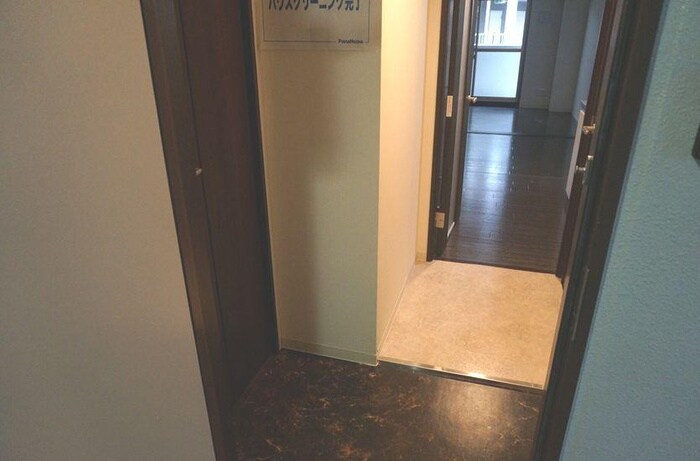 物件内観写真7　(玄関)