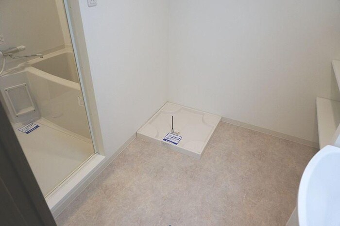 物件内観写真14　(洗濯機置場)