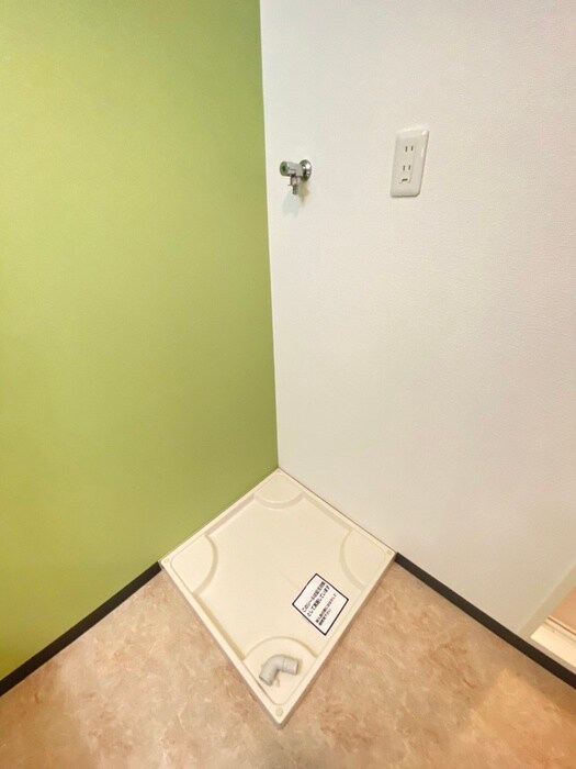 物件内観写真18　(洗濯機置場)