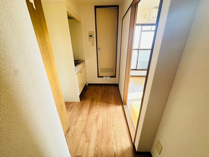 物件内観写真16　(廊下)