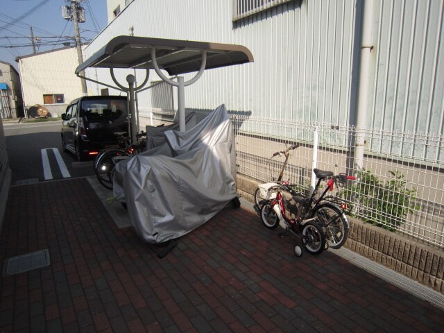 物件外観写真3　(駐輪場)