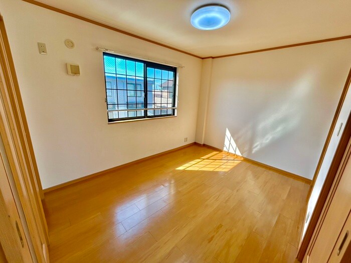 物件内観写真8　(居室)