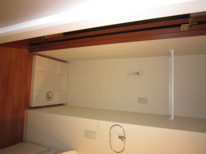 物件内観写真15　(洗濯機置場)