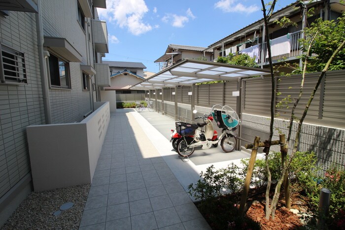 物件外観写真3　(駐輪場)