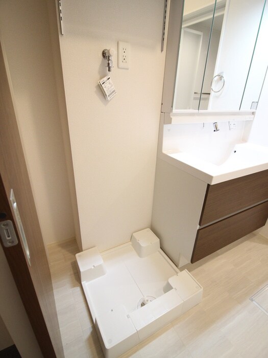 物件内観写真10　(洗濯機置場)