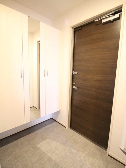 物件内観写真16　(玄関)