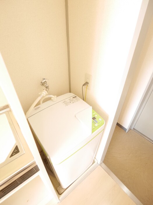 物件内観写真14　(洗濯機置場)