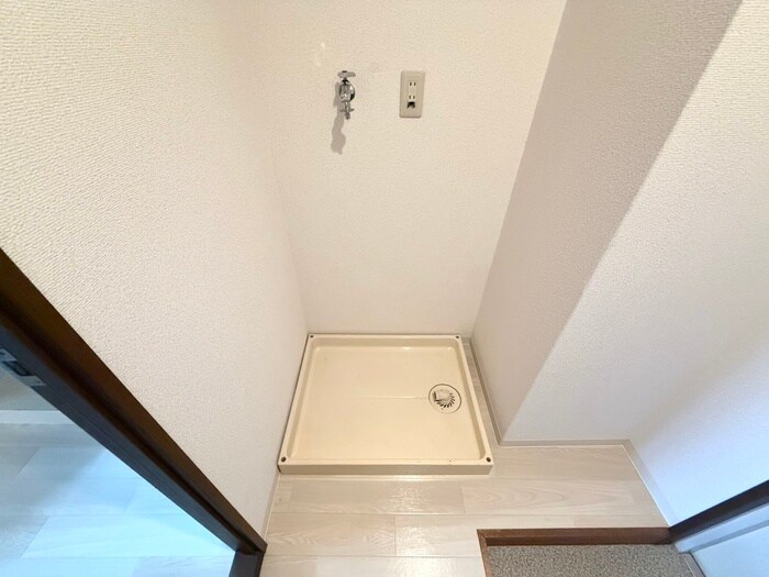 物件内観写真12　(洗濯機置場)