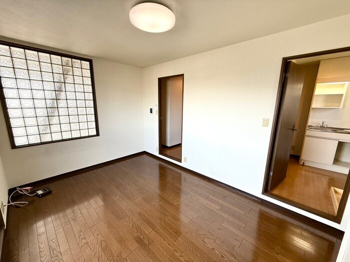 物件内観写真18　(居室)