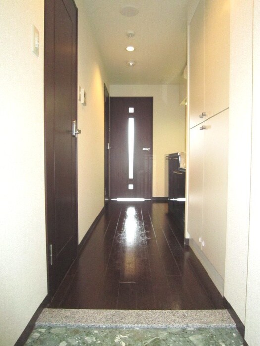 物件内観写真18　(玄関)