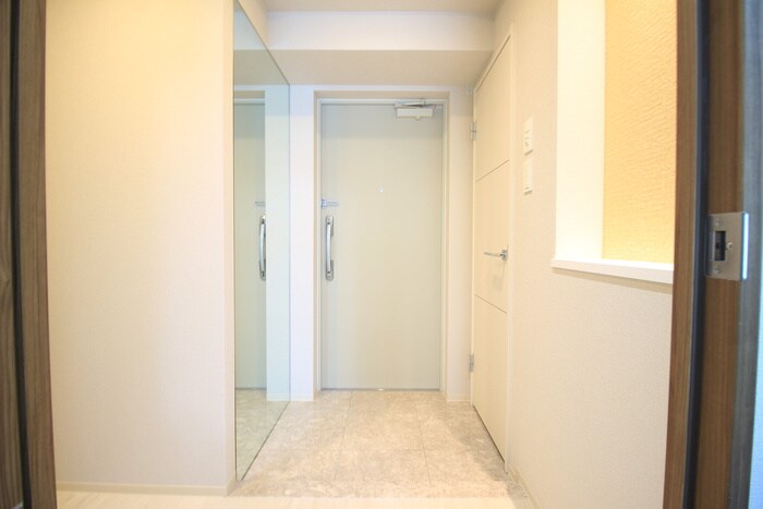 物件内観写真15　(玄関)