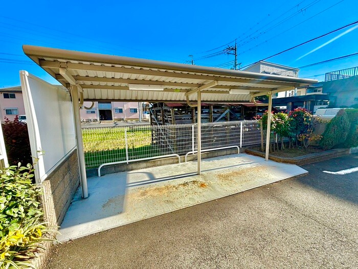 物件外観写真4　(駐輪場)