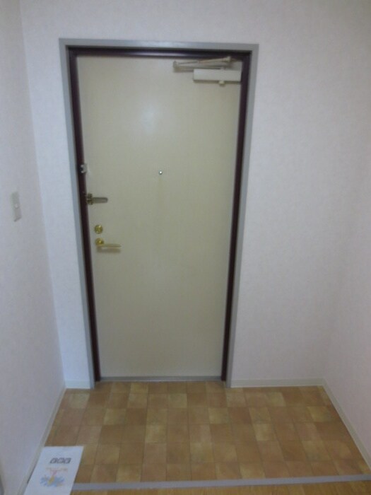 物件内観写真7　(玄関)