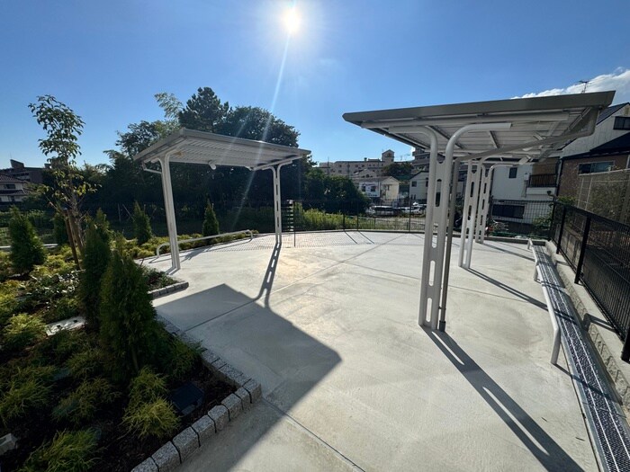 物件外観写真3　(駐輪場)