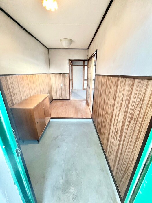 物件内観写真7　(玄関)