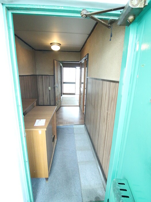 物件内観写真7　(玄関)