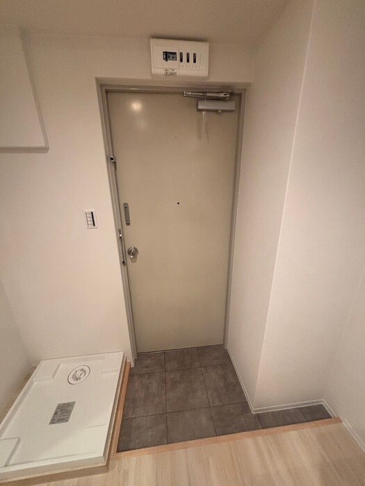 物件内観写真13　(玄関)