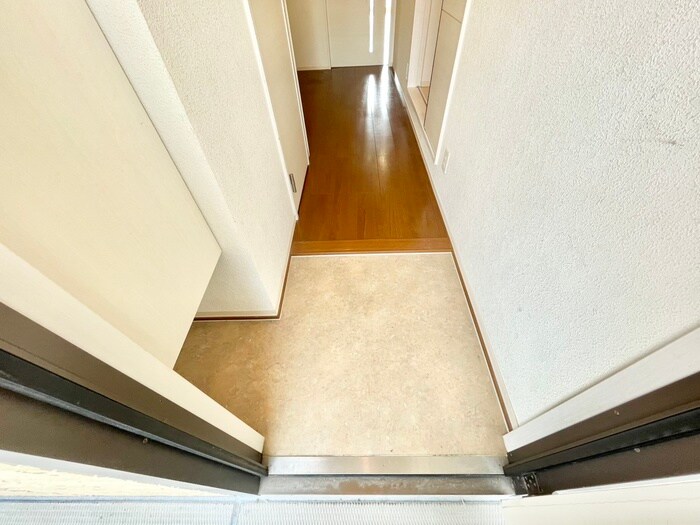 物件内観写真17　(玄関)