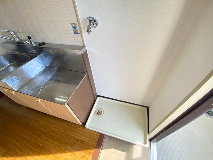 物件内観写真12　(洗濯機置場)