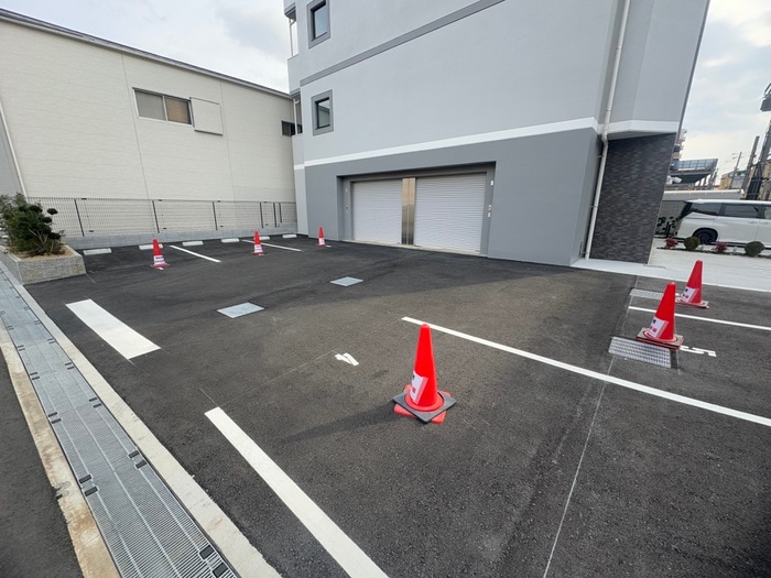 物件外観写真3　(駐車場)
