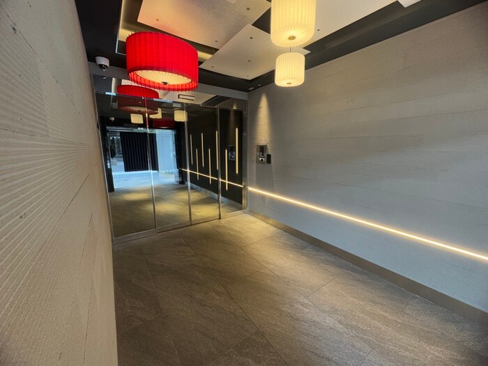 物件外観写真5　(エントランス部分)