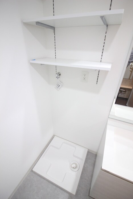 物件内観写真11　(洗濯機置場)