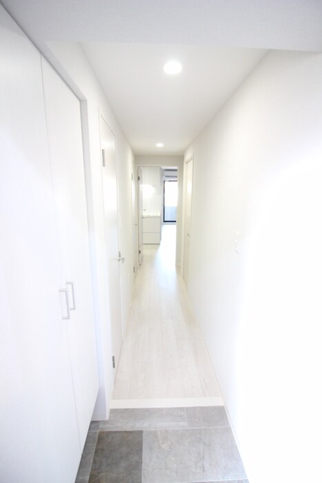 物件内観写真17　(玄関)