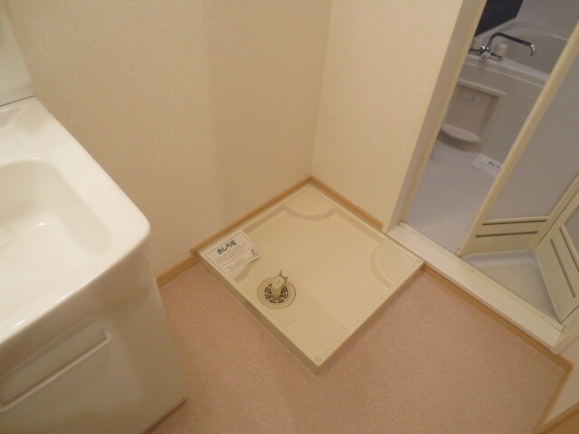 物件内観写真14　(洗濯機置場)