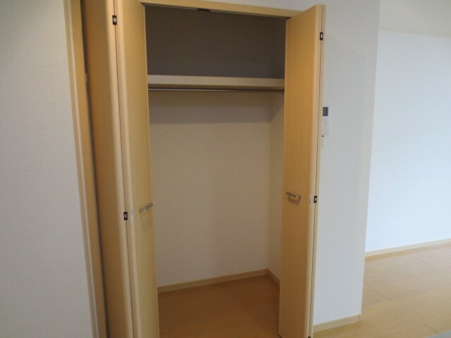物件内観写真15　(収納)