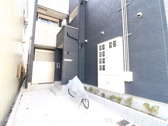 物件外観写真5　(駐輪場)