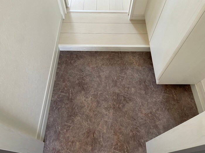 物件内観写真16　(玄関)