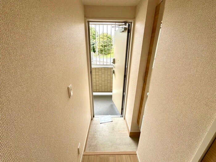 物件内観写真15　(玄関)