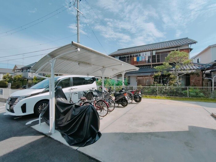 物件外観写真3　(駐輪場)