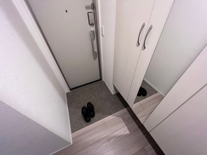 物件内観写真17　(玄関)