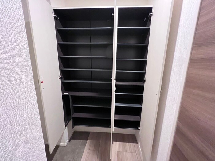 物件内観写真18　(靴箱)