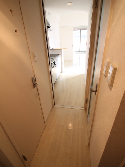 物件内観写真8　(廊下)