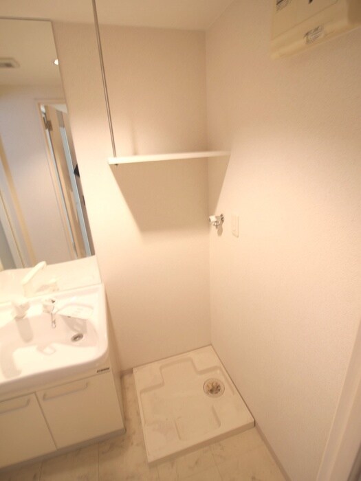 物件内観写真10　(洗濯機置場)