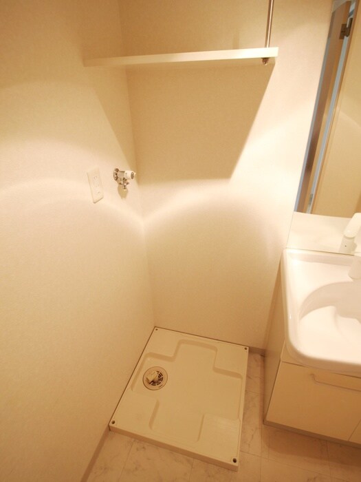 物件内観写真11　(洗濯機置場)