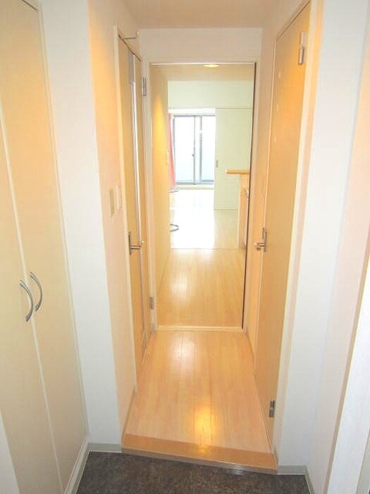 物件内観写真11　(廊下)