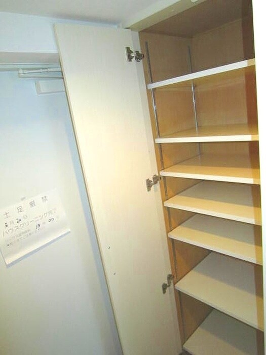 物件内観写真12　(靴箱)