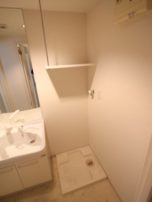 物件内観写真13　(洗濯機置場)