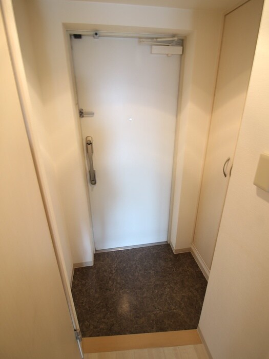 物件内観写真17　(玄関)