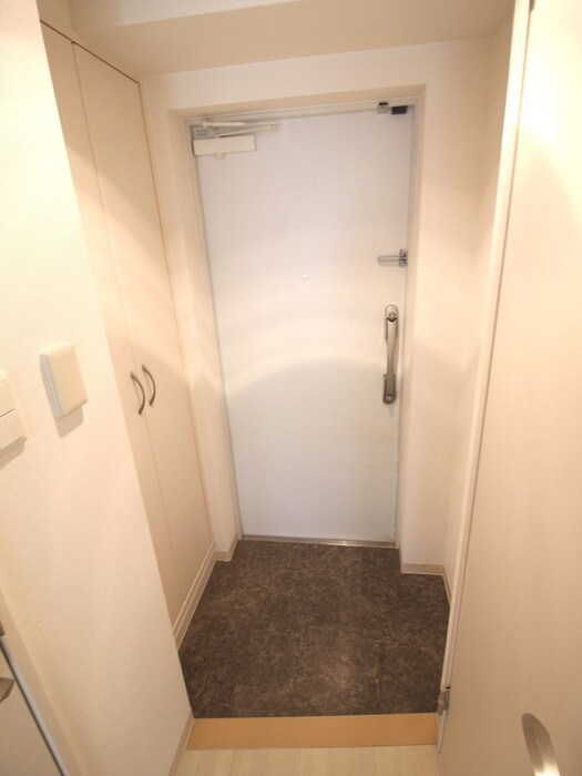 物件内観写真17　(玄関)