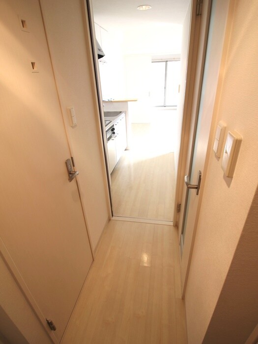 物件内観写真18　(廊下)