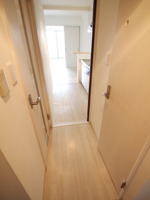 物件内観写真19　(廊下)