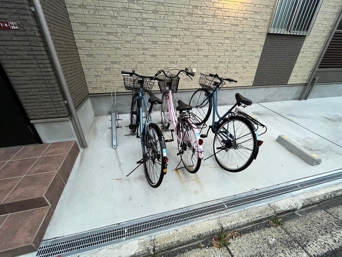 物件外観写真5　(駐輪場)