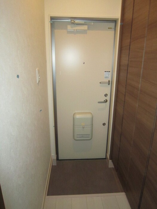 物件内観写真13　(玄関)
