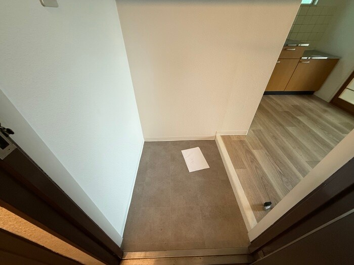 物件内観写真13　(玄関)