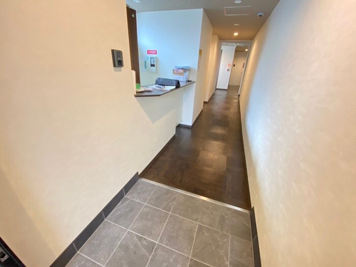 物件外観写真4　(エントランス部分)